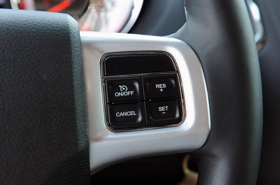  Dodge Grand Caravan 2011 года  (фото 33 из 83)